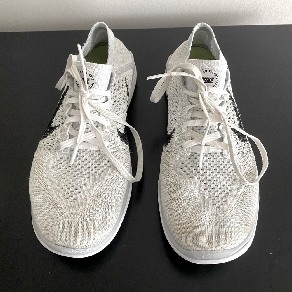 Nike flyknit shoes